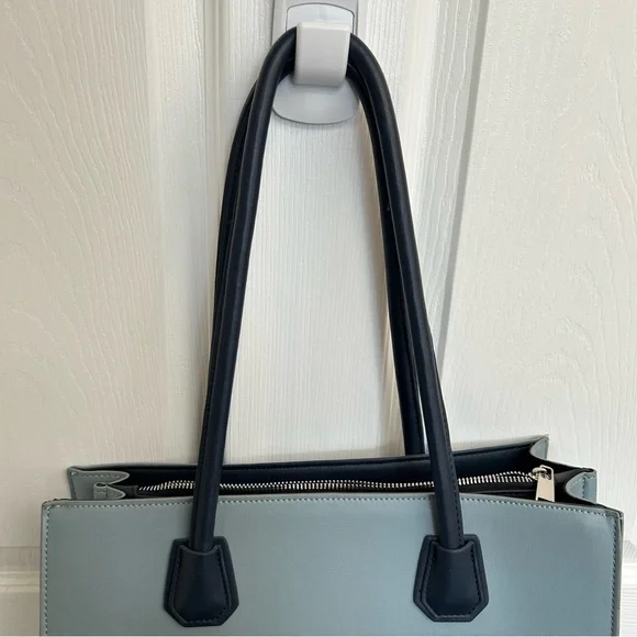 Chic Blue Two-Tone Tote Bag - Picture 6 of 16
